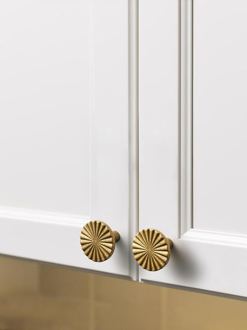 2 Pack Antique Brass Cabinet Knobs Vintage Flat Drawer Pulls Kitchen Cupboard Bathroom Dresser Cabinet Hardware Handles Zinc Alloy