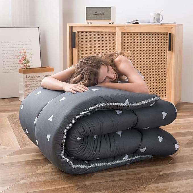 MAXYOYO Grey Triangle Japanese Floor Futon Mattress, Tatami Floor Mat Portable Camping Mattress Kids Sleeping Pad Foldable Roll Up Floor Lounger Pillow Bed, King Size
