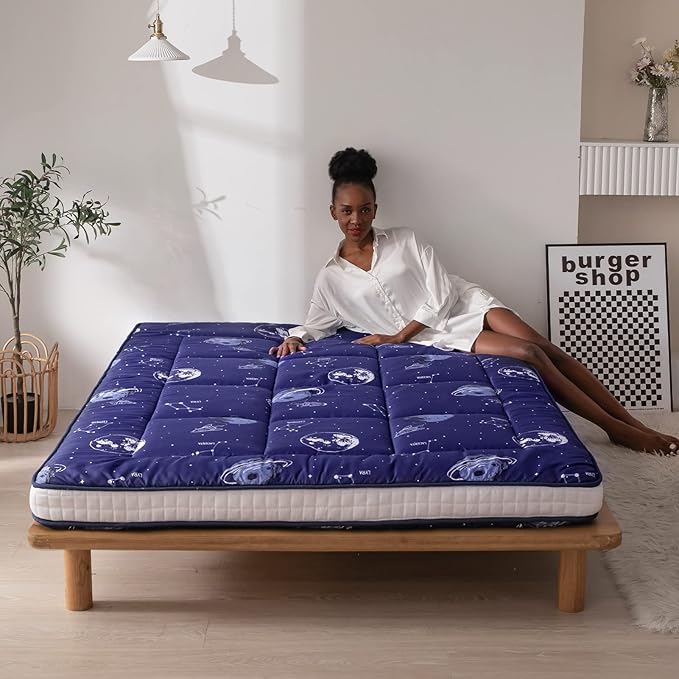 MAXYOYO Navy Space Adventure Futon Mattress, Padded Japanese Floor Mattress Quilted Bed Mattress Topper, Extra Thick Folding Sleeping Pad Floor Lounger Guest Bed for Camping Couch, Twin Size