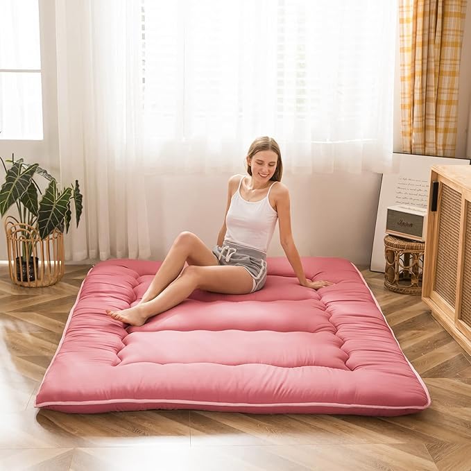 MAXYOYO Japanese Floor Mattress Futon Mattress, Thicken Sleeping Pad Foldable Roll Up Floor Futon for Adults Tatami Mat Dormitory Bed Lounger, Pink, Full Size