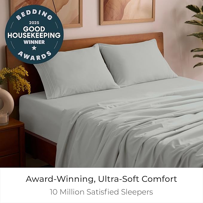 Mellanni Queen Sheets Set - 4 PC Iconic Collection Bedding - Hotel Luxury, Extra Soft, Cooling Bed Sheets - Wrinkle, Fade, Stain Resistant (Queen, Spa Mint)