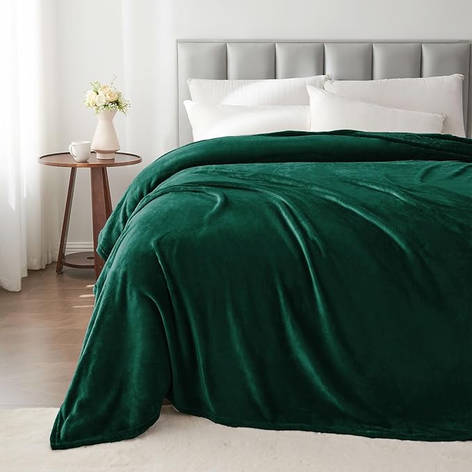 BEDELITE Fleece Blanket Christmas Forest Green Throw Blankets for Couch & Bed, 300GSM Luxury Plush Cozy Fuzzy Blanket 50" x 60", Super Soft Warm Lightweight Throw Blanket for Travel Camping