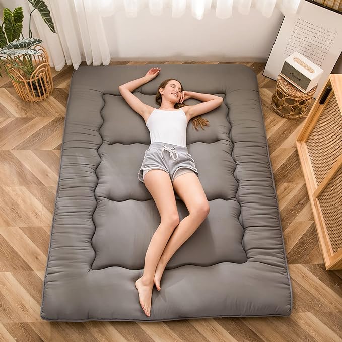 MAXYOYO Japanese Floor Mattress Futon Mattress, 4" Thicken Tatami Mat Sleeping Pad Foldable Roll Up Mat Boys Girls Dormitory Pad Kids Floor Lounger Pillow Bed, Charcoal Grey, Queen Size