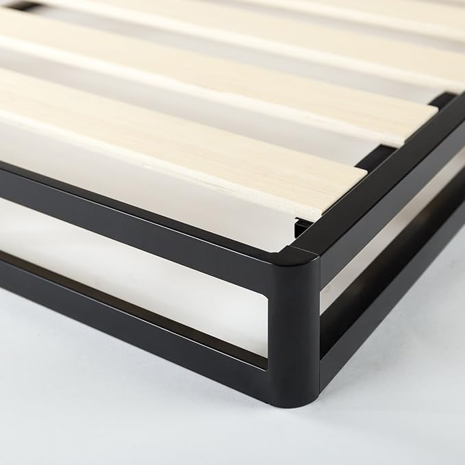 ZINUS Metal Box Spring with Wood Slats, 4 Inch Mattress Foundation, Sturdy Steel Structure, Easy Assembly, King