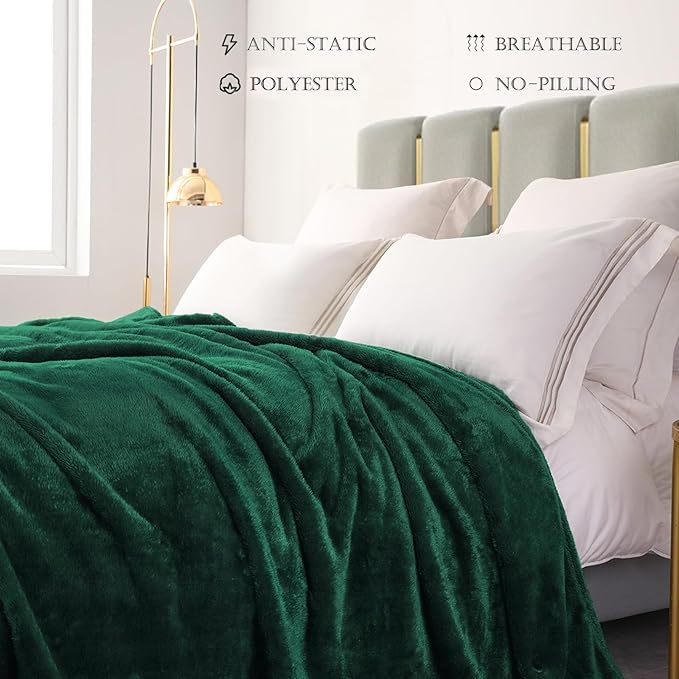 Exclusivo Mezcla Plush Fuzzy Fleece Bed Blanket Twin Size, Super Soft, Fluffy and Warm Blankets, Suitable for All Seasons (Forest Green, 90x66 Inches)