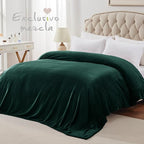 Exclusivo Mezcla Fleece Blanket Twin Size for Bed, Super Soft and Warm, All Season Use, Cozy, Plush, Lightweight, 90x66 Inches, Forest Green
