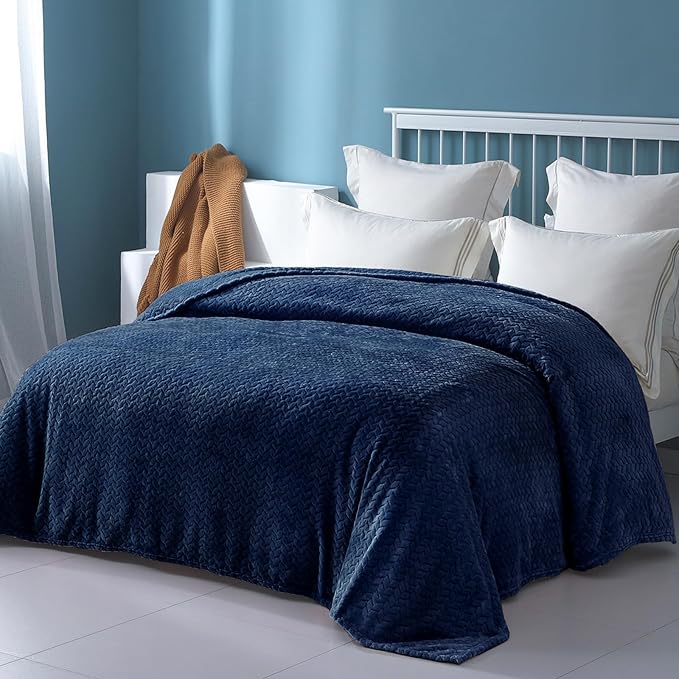 Exclusivo Mezcla Fleece King Size Blanket for Bed, 90x104 Inches Soft Cozy Jacquard Flannel Blankets, Lightweight Fuzzy Plush Warm for Winter, Navy Blue