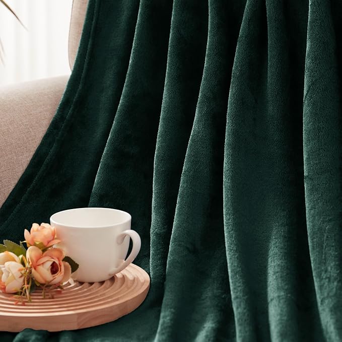 Exclusivo Mezcla Fleece Blanket King Size for Bed, Super Soft and Warm, All Season Use, Cozy, Plush, Lightweight, 90x104 Inches, Forest Green