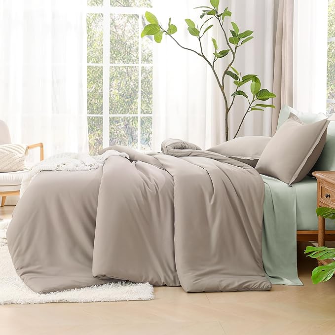Litanika Oatmeal Comforter Full Size, 3 Pieces Lightweight Solid Bedding Comforter Set, All Season Fluffy Bed Set (79x90In Comforter & 2 Pillowcases)