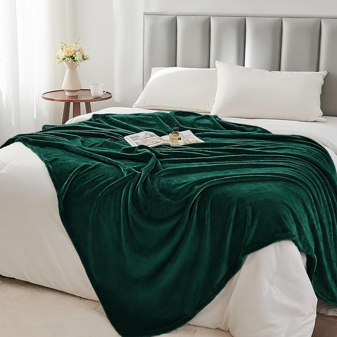 BEDELITE Fleece Blanket Christmas Forest Green Throw Blankets for Couch & Bed, 300GSM Luxury Plush Cozy Fuzzy Blanket 50" x 60", Super Soft Warm Lightweight Throw Blanket for Travel Camping
