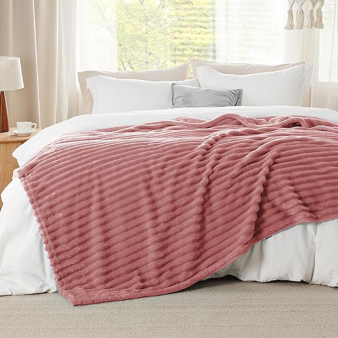 Bedsure GentleSoft Dusty Pink Full Blanket for Bed - Cozy Soft Blankets for Women, Cute Small Fleece Throws for Girls, Birthday Gifts for Women Decor Gifts for Mom, 84x90 Inches