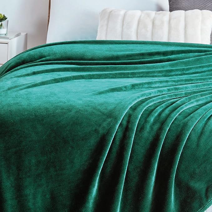 Walensee Fleece Blanket Plush Throw Fuzzy Lightweight (King Size 108x90 Emerald Green) Super Soft Microfiber Flannel Blankets for Couch, Bed, Sofa Ultra Luxurious Warm and Cozy for All Seasons