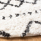 SAFAVIEH Arizona Shag Collection Area Rug - 5'1" Round, Ivory & Black, Moroccan Design, Non-Shedding, 1.6-inch Thick, Ideal for High Traffic Areas in Living Room, Bedroom (ASG741Z-5R)