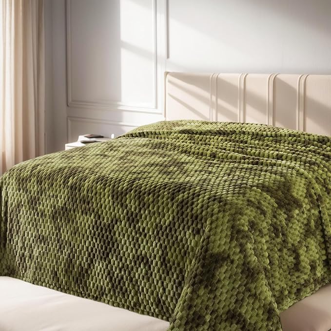 Richave King Size Fleece Blanket,Premium Lightweight Anti-Static 90x108 Inches 3D Clouds Stylish Jacquard Velvet Plush Bed Blanket for King Calking Bed, Tie-dye Olive Green
