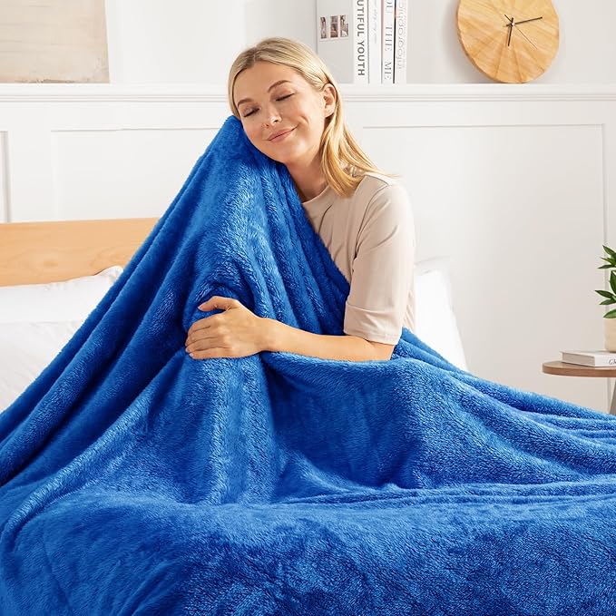 Exclusivo Mezcla Plush Fuzzy Fleece Bed Blanket Twin Size, Super Soft, Fluffy and Warm Blankets, Suitable for All Seasons (Cobalt Blue, 90x66 Inches)