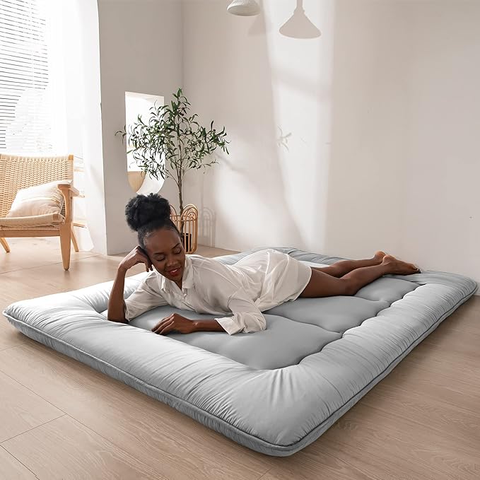 MAXYOYO Japanese Floor Mattress Futon Mattress, Thicken Tatami Mat Sleeping Pad Foldable Roll Up Mattress Boys Girls Dormitory Mattress Pad Kids Floor Lounger Bed Couches and Sofas, Grey, King