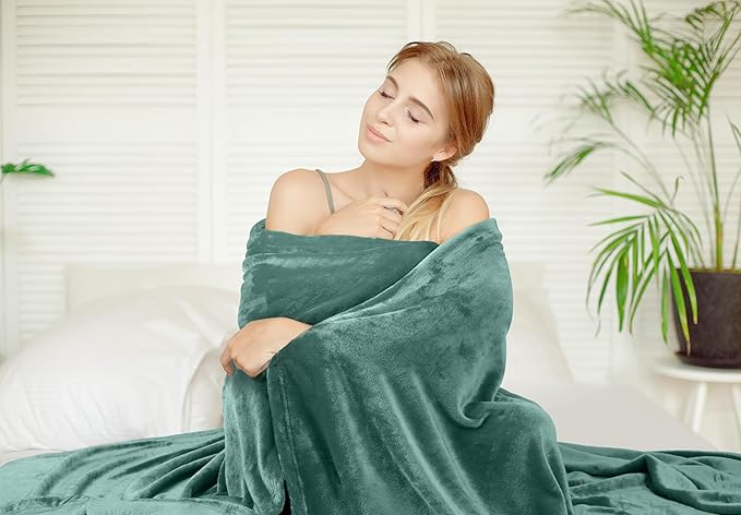 Utopia Bedding Fleece Blanket Queen Size Celadon 300GSM Luxury Fuzzy Soft Anti-Static Microfiber Bed Blanket (90x90 Inch)