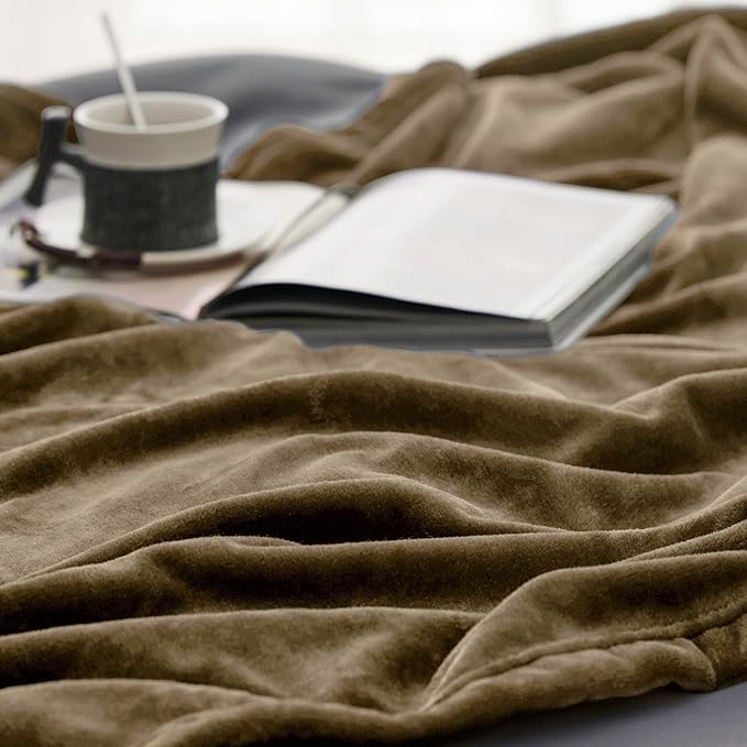 Bedsure GentleSoft Fleece Blankets King Size Camel - Bed Blanket Soft Lightweight Plush Cozy Fuzzy Luxury Microfiber, 108x90 inches