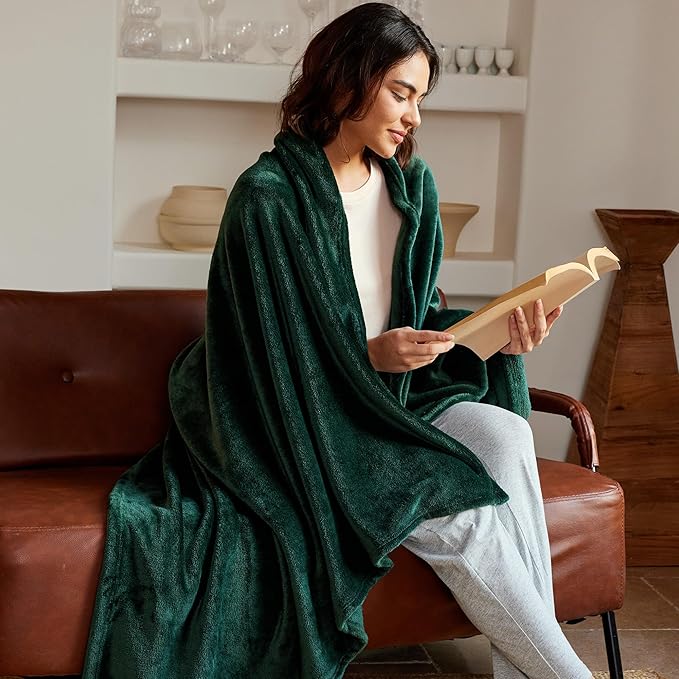Exclusivo Mezcla Fleece Blanket King Size for Bed, Super Soft and Warm, All Season Use, Cozy, Plush, Lightweight, 90x104 Inches, Forest Green