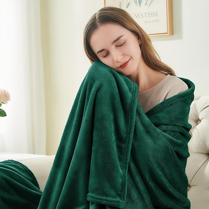 BEDELITE Fleece Blanket Christmas Forest Green Throw Blankets for Couch & Bed, 300GSM Luxury Plush Cozy Fuzzy Blanket 50" x 60", Super Soft Warm Lightweight Throw Blanket for Travel Camping