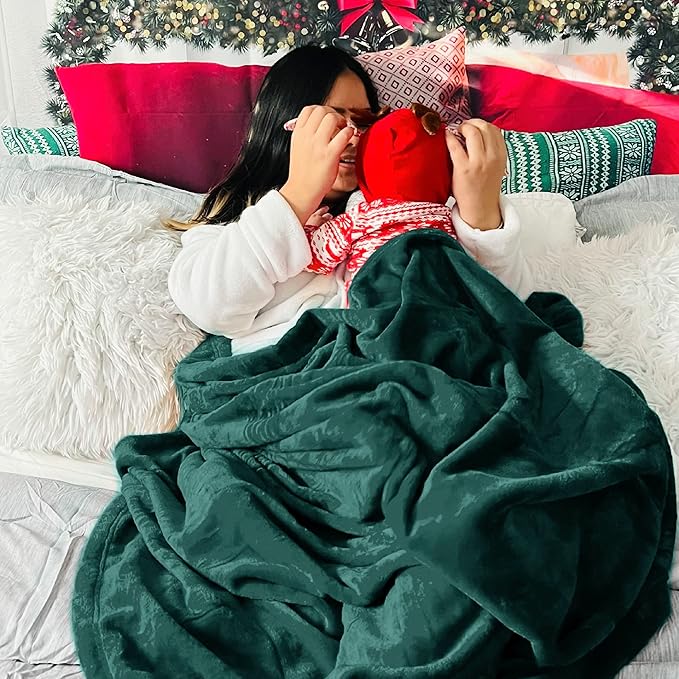 Bedsure GentleSoft Fleece Blanket Twin Size Emerald Green - 300GSM Lightweight Plush Fuzzy Cozy Soft Warm Blanket for Bed, Sofa, Couch, Travel, Camping, 60x80 inches