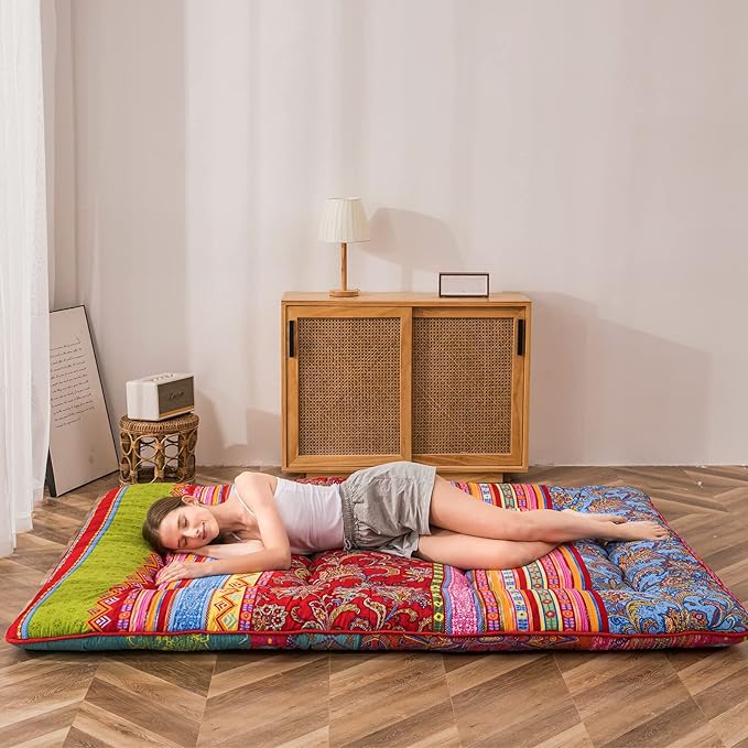 MAXYOYO Bohemian Retro Floor Mattress Vintage Floral Japanese Futon Mattress Roll Up Thicken Sleeping Bed Portable Camping Mattress Floor Lounger Couch Bed Mattress Pad, Queen Size