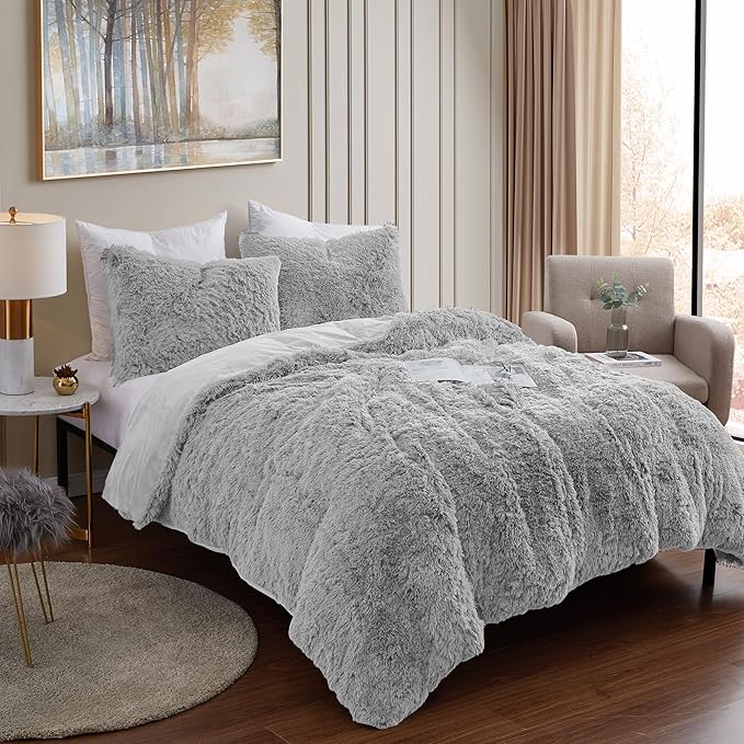 Queen Luxury Faux Fur Comforter Set - Soft & Breathable 7-Piece Bedding Collection - 1 Comforter, 1 Fitted Sheet, 1 Flat, 2 Pillowcases, 2 Pillow Shams - Deep Pocket - Premium Quality, Silver