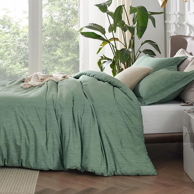 Bedsure King Size Comforter Set - Green Soft Bedding for All Seasons, Cationic Dyed Bed Set, 3 Pieces, 1 King Size Comforter (104"x90") and 2 Pillow Shams (20"x36"+2")
