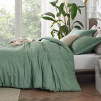 Bedsure King Size Comforter Set - Green Soft Bedding for All Seasons, Cationic Dyed Bed Set, 3 Pieces, 1 King Size Comforter (104"x90") and 2 Pillow Shams (20"x36"+2")