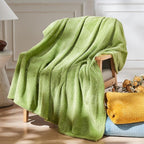 NEWCOSPLAY Super Soft King Blanket Green Premium Silky Flannel Fleece Leaves Pattern Lightweight Bed Blanket All Season Use (Green, King(90"x110"))