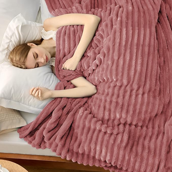Bedsure GentleSoft Dusty Pink Full Blanket for Bed - Cozy Soft Blankets for Women, Cute Small Fleece Throws for Girls, Birthday Gifts for Women Decor Gifts for Mom, 84x90 Inches