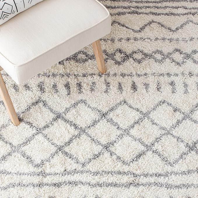SAFAVIEH Arizona Shag Collection Accent Rug - 3'2" x 5', Ivory & Grey, Moroccan Design, Non-Shedding & Easy Care, 1.6-inch Thick Ideal for High Traffic Areas in Foyer, Living Room, Bedroom (ASG741F)